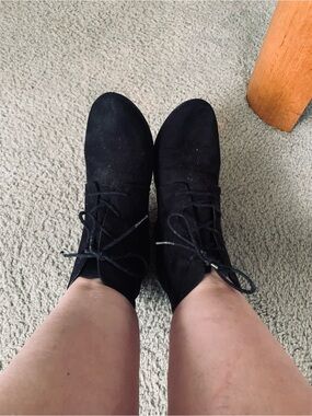❤️5 for $20❤️Black Suede Lace-Up Block Heel Ankle Boots
